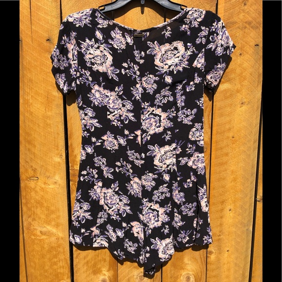Billabong Floral Romper - Picture 2 of 3